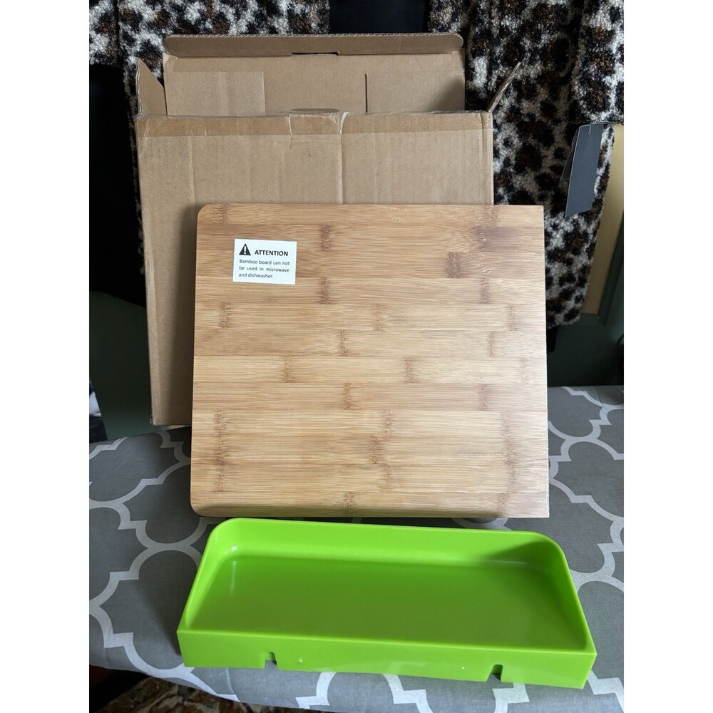 NIB Cooks Essentials Bamboo Cutting Board 10×11 Attachable Trimmings Tray